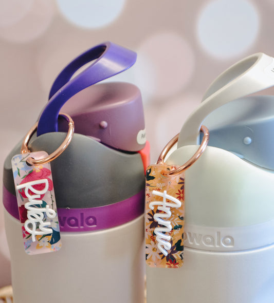 Owala Charm Freesip Name Tags, Custom Water Bottle Topper Tag Personalized, 16/24/32/40oz Custom Name Water Bottle Tag for Kids Lid